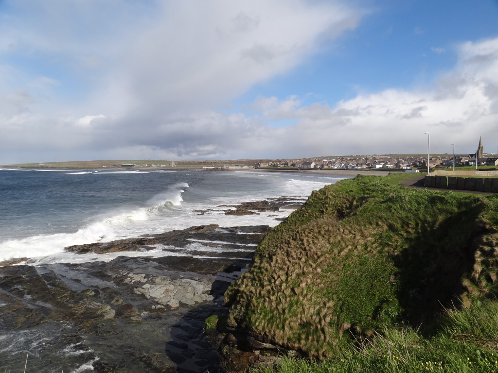 Lovely sun and waves in Thurso