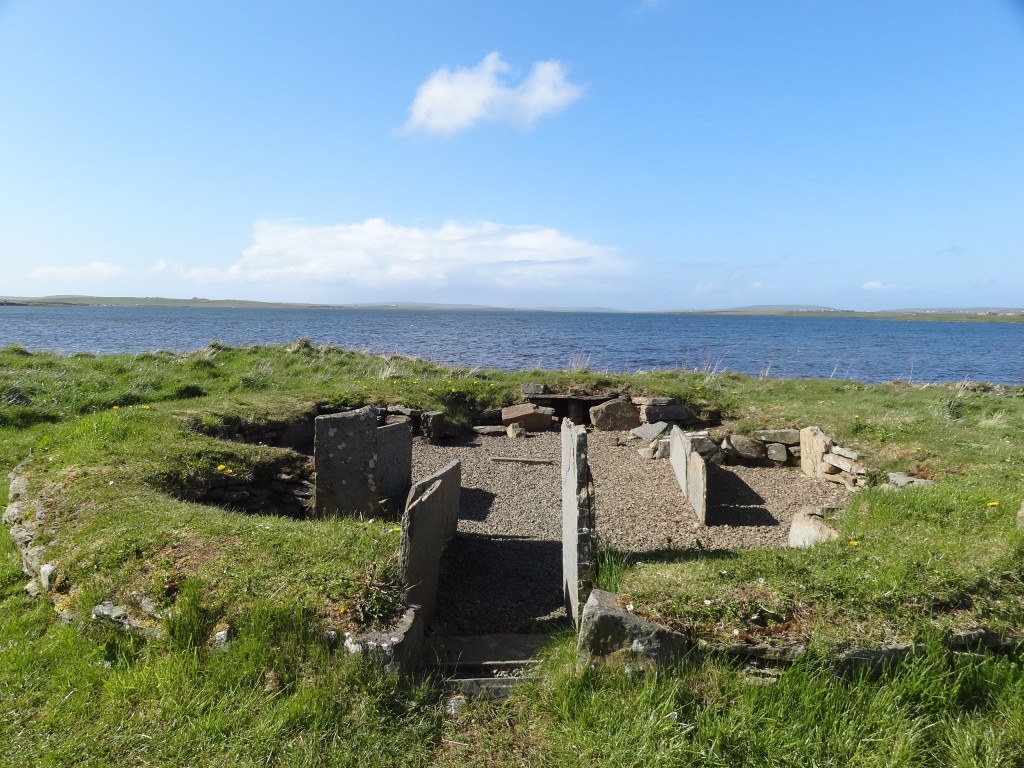 A short walk away from the Standing Stones: the Barnhouse Neolitihc Village