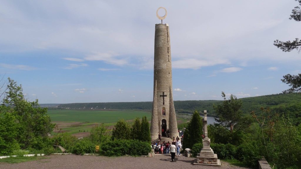 Candle of gratitude monument, Soroca